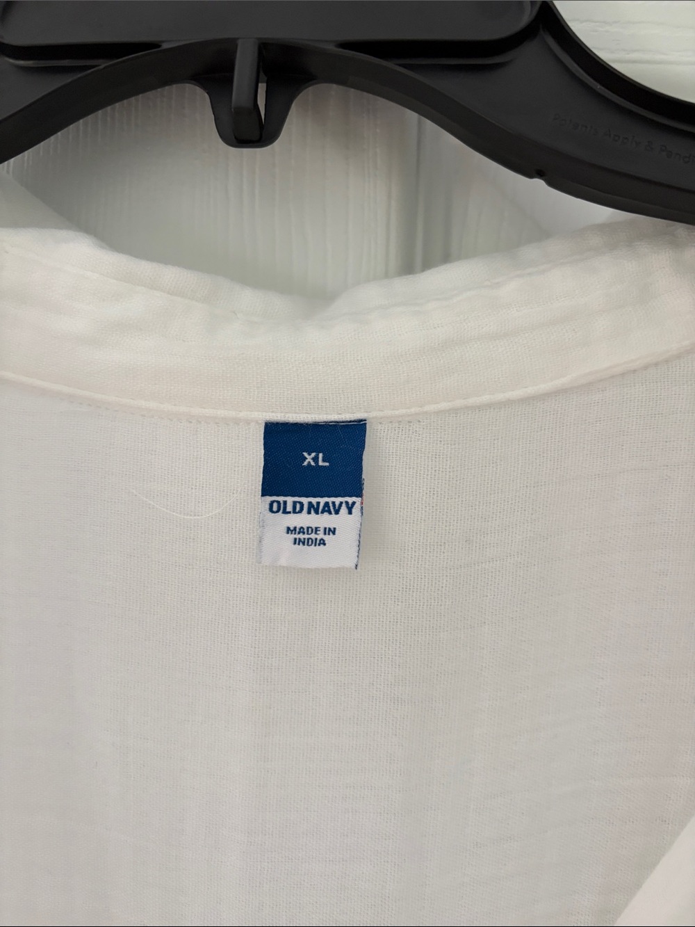 Old Navy White Button-Front Women's Shirt - Picture 2 of 4
